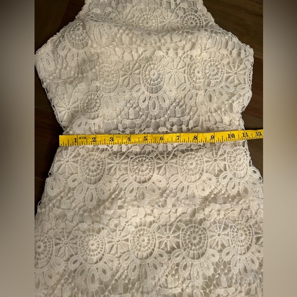 HOLLISTER white lace twist back halter knee length dress size SMALL. - Picture 6 of 7